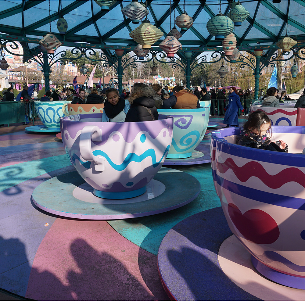Chávenas do Mad Hatter's Tea Cups na viagem à Disneyland Paris