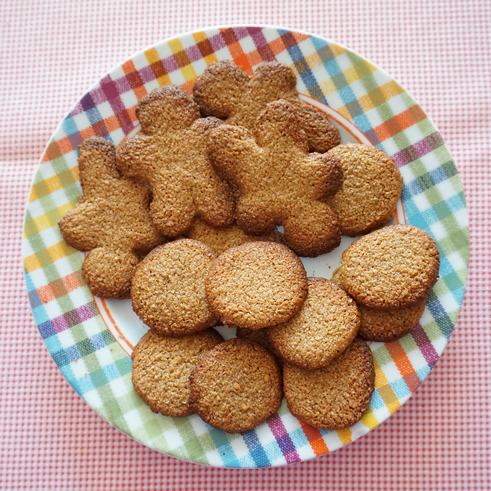 Bonequinhos para o Natal, biscoitos de gengibre.