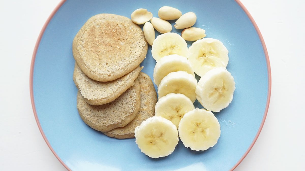 panquecas de aveia, banana e cajus