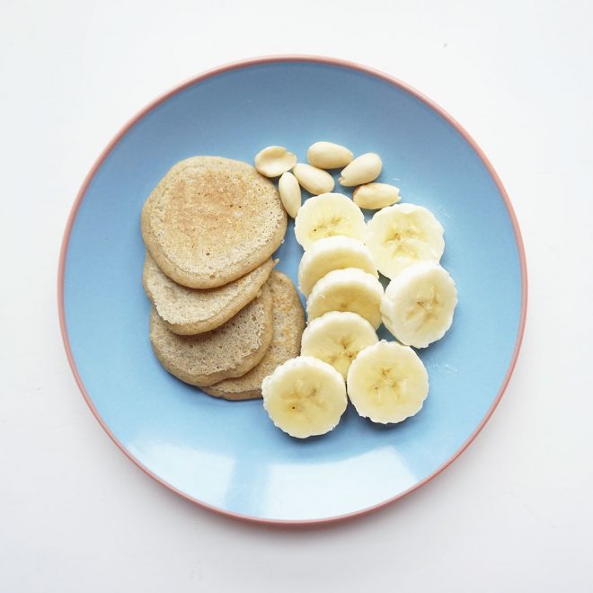 panquecas de aveia, banana e cajus