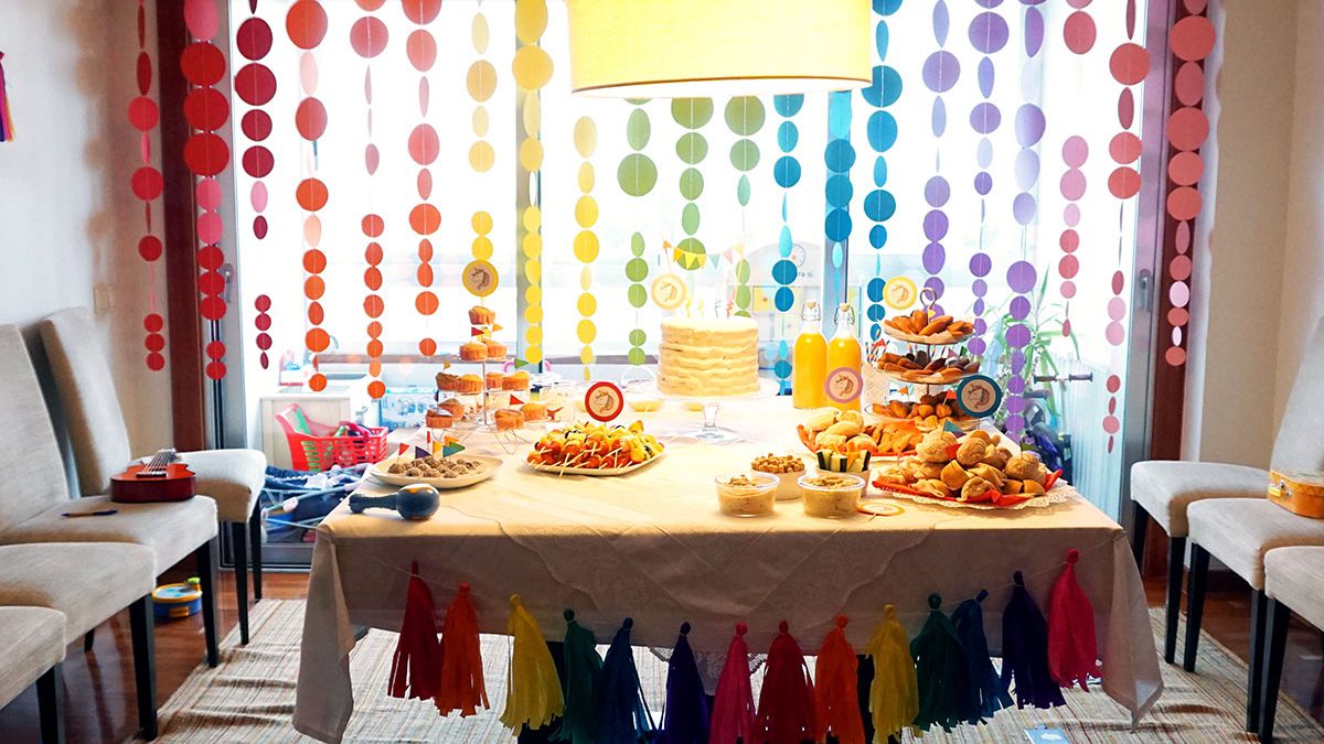 festa de aniversário unicórnios e arco-íris
