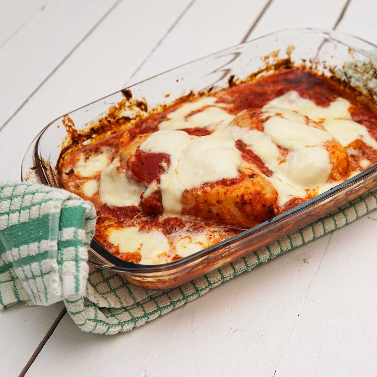 frango no forno com tomate e mozarela