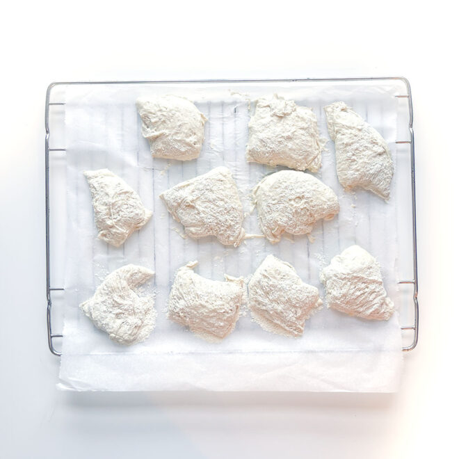 massa de pães caseiros pronta a ir para o forno